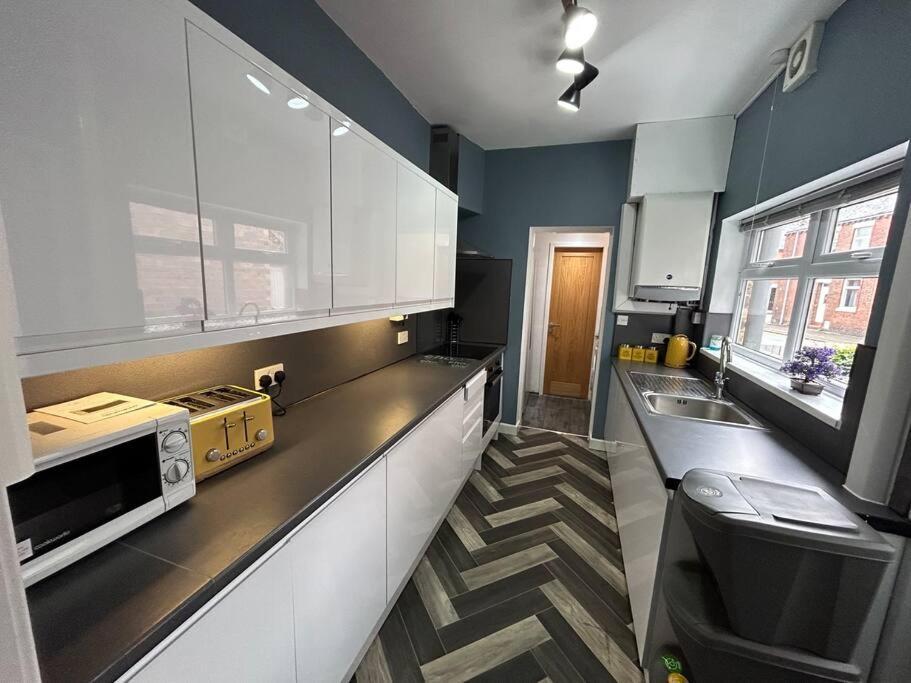 Spacious Homely 3 Bed Property Newcastle-under-Lyme Exteriér fotografie
