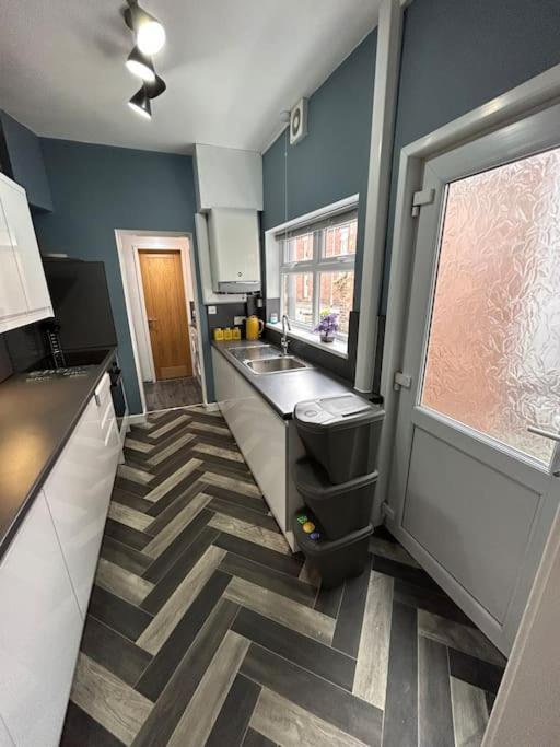 Spacious Homely 3 Bed Property Newcastle-under-Lyme Exteriér fotografie