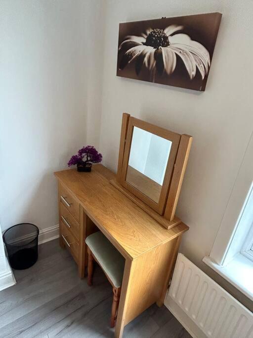 Spacious Homely 3 Bed Property Newcastle-under-Lyme Exteriér fotografie
