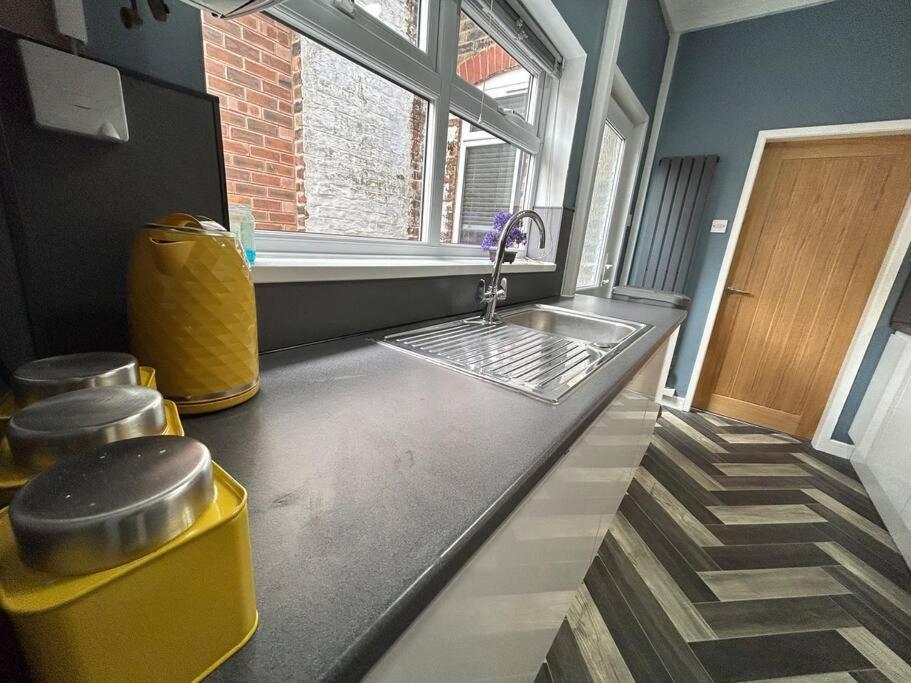 Spacious Homely 3 Bed Property Newcastle-under-Lyme Exteriér fotografie